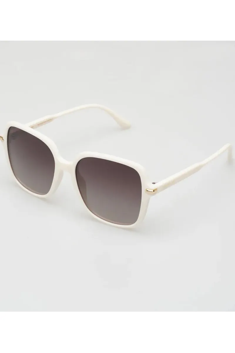 desi_1.webp Locello Desi^ Sunglasses