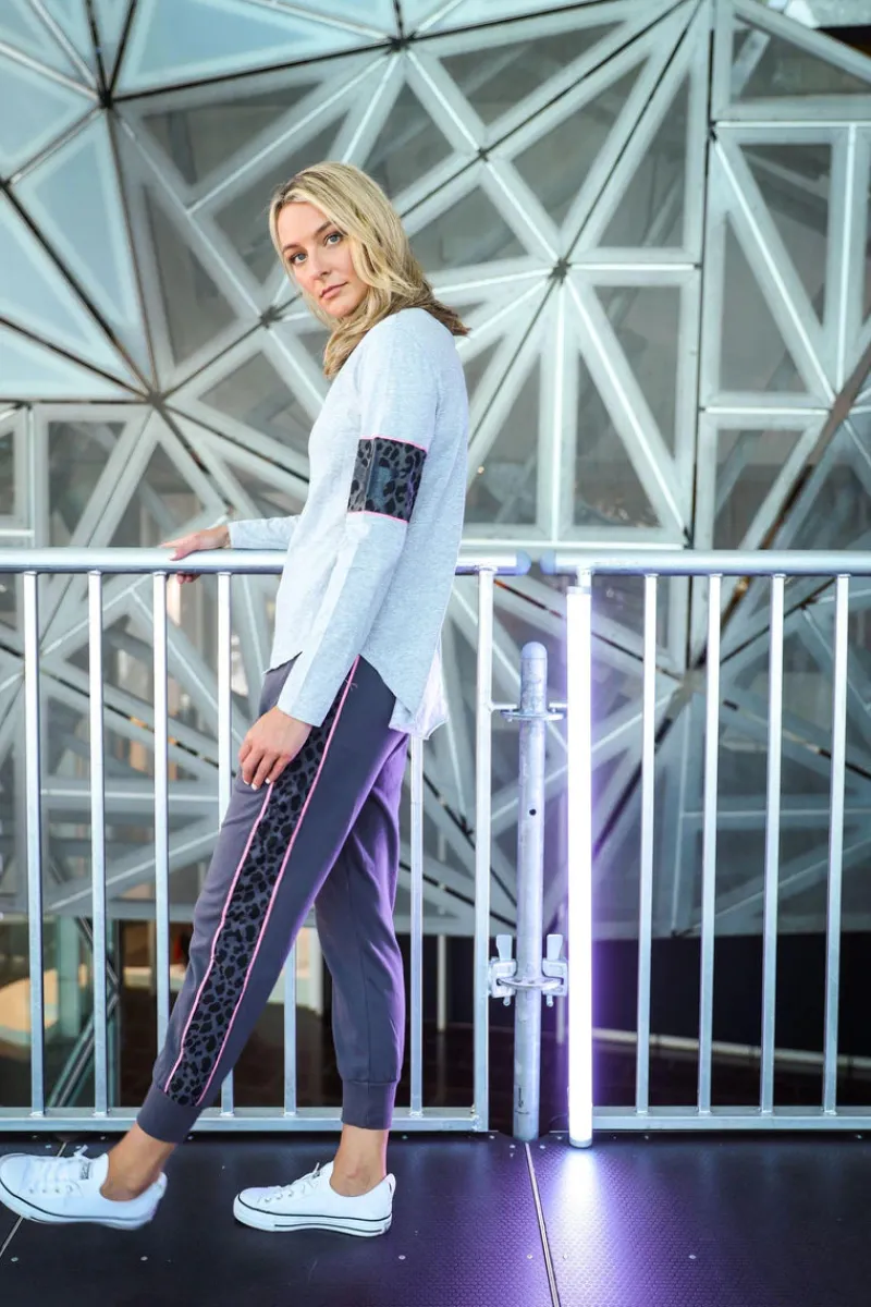 leopard_banded_sleeve_lon_3.webp 3rd Story Leopard Banded Sleeve Long Sleeve Tee^ Tops
