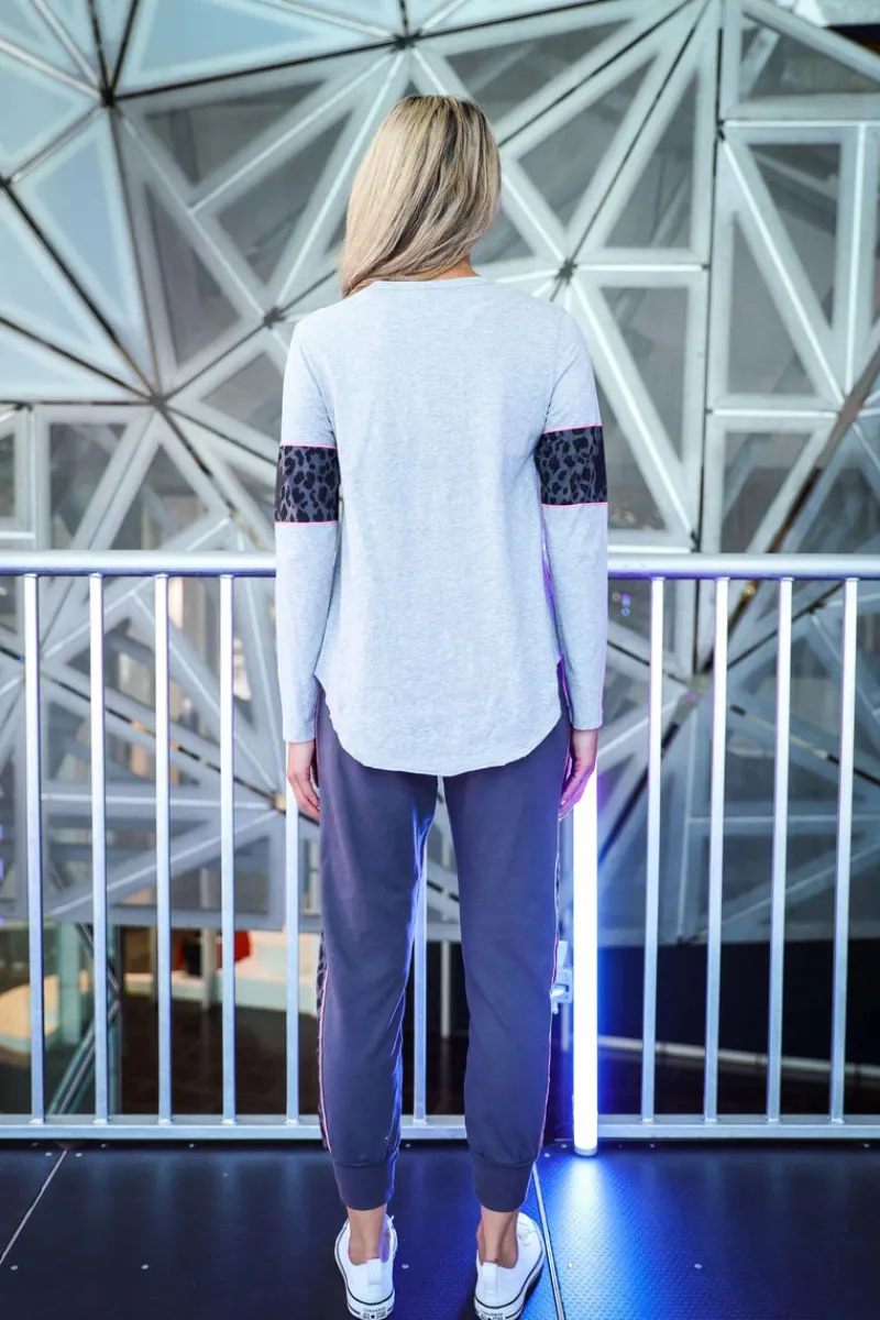 leopard_banded_sleeve_lon_4.webp 3rd Story Leopard Banded Sleeve Long Sleeve Tee^ Tops