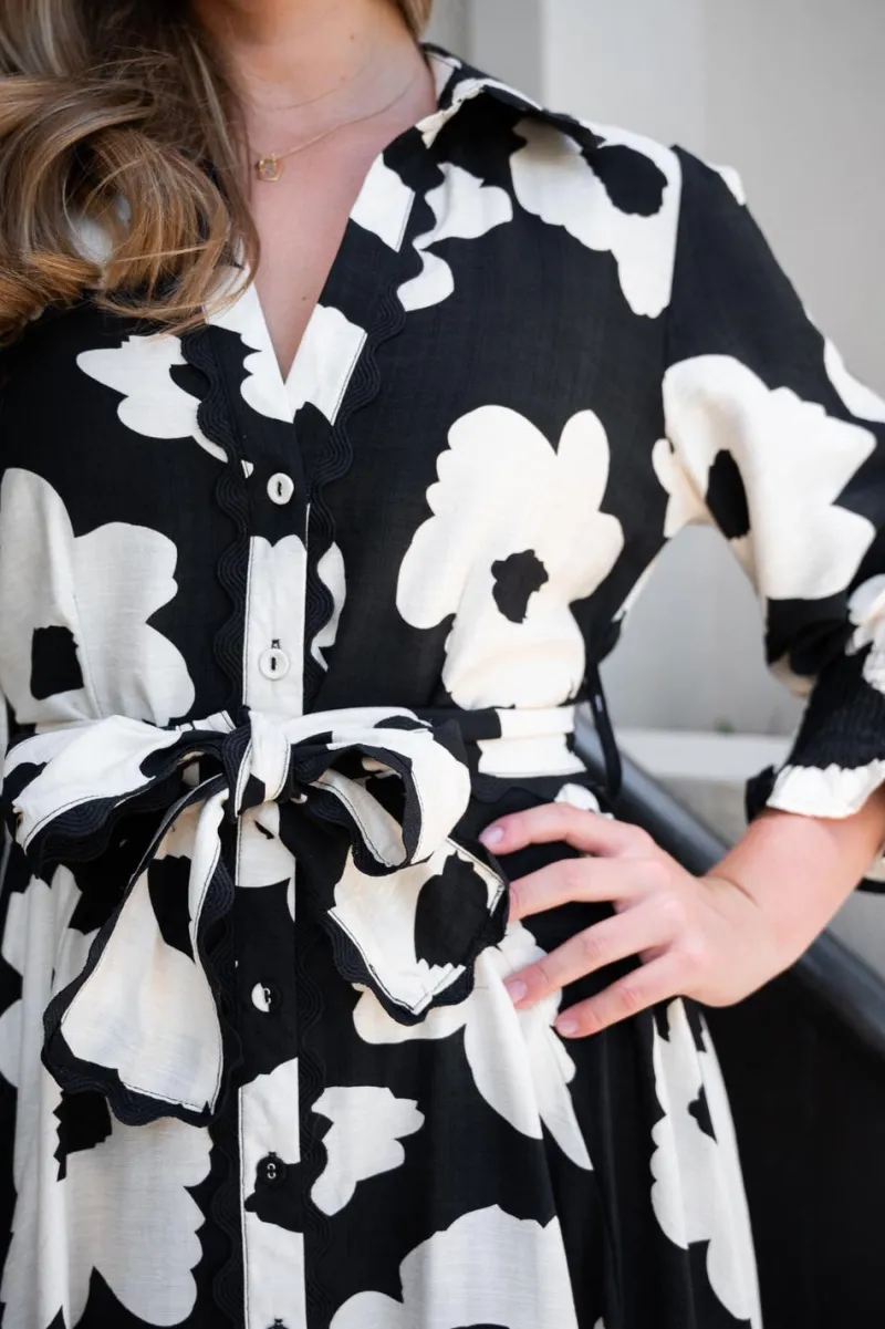 poppy_print_lace_trim_mid_3-1.webp Zeinert & Co Poppy Print Lace Trim Midi Dress^ Dresses
