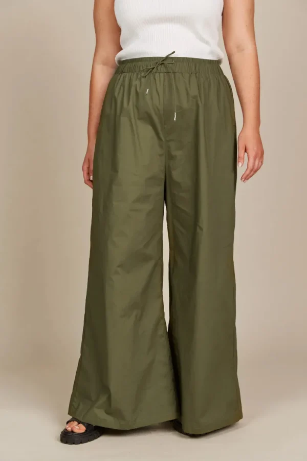 eb and ive Remi Pant^ Pant