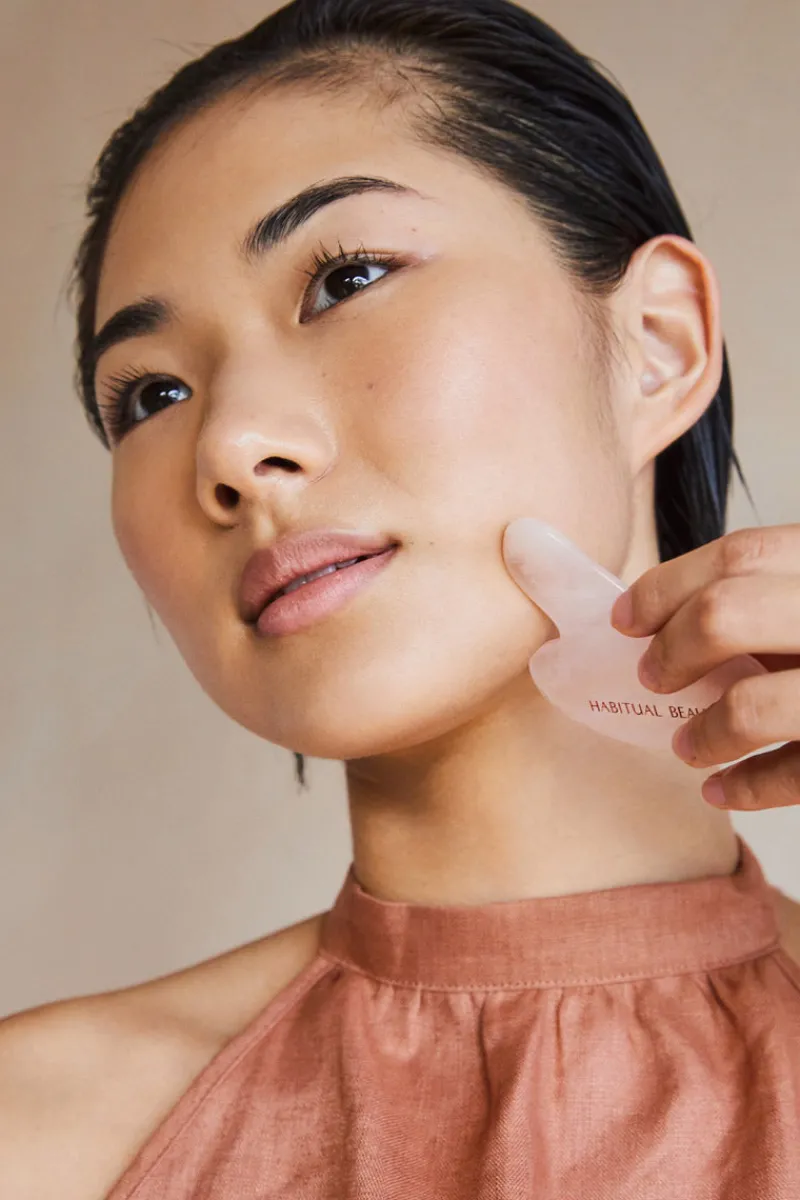 rose_quartz_gua_sha_1.webp Habitual Beauty Rose Quartz Gua Sha^ Body